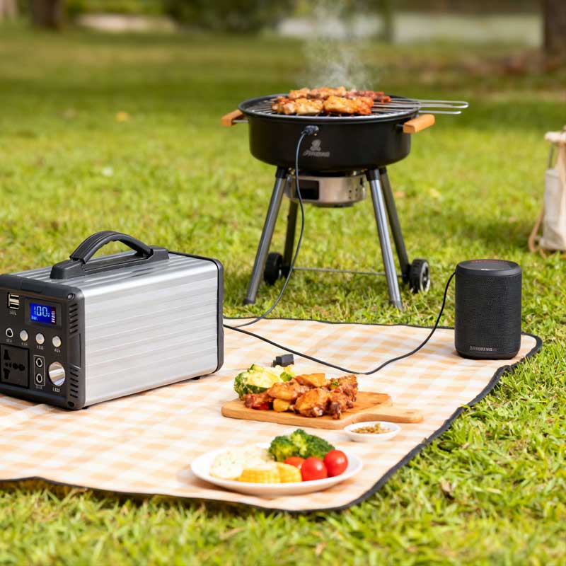 Outdoor portable portable power ptation for self-driving trips